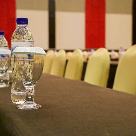 Dalton Hotel Makassar Exterior photo