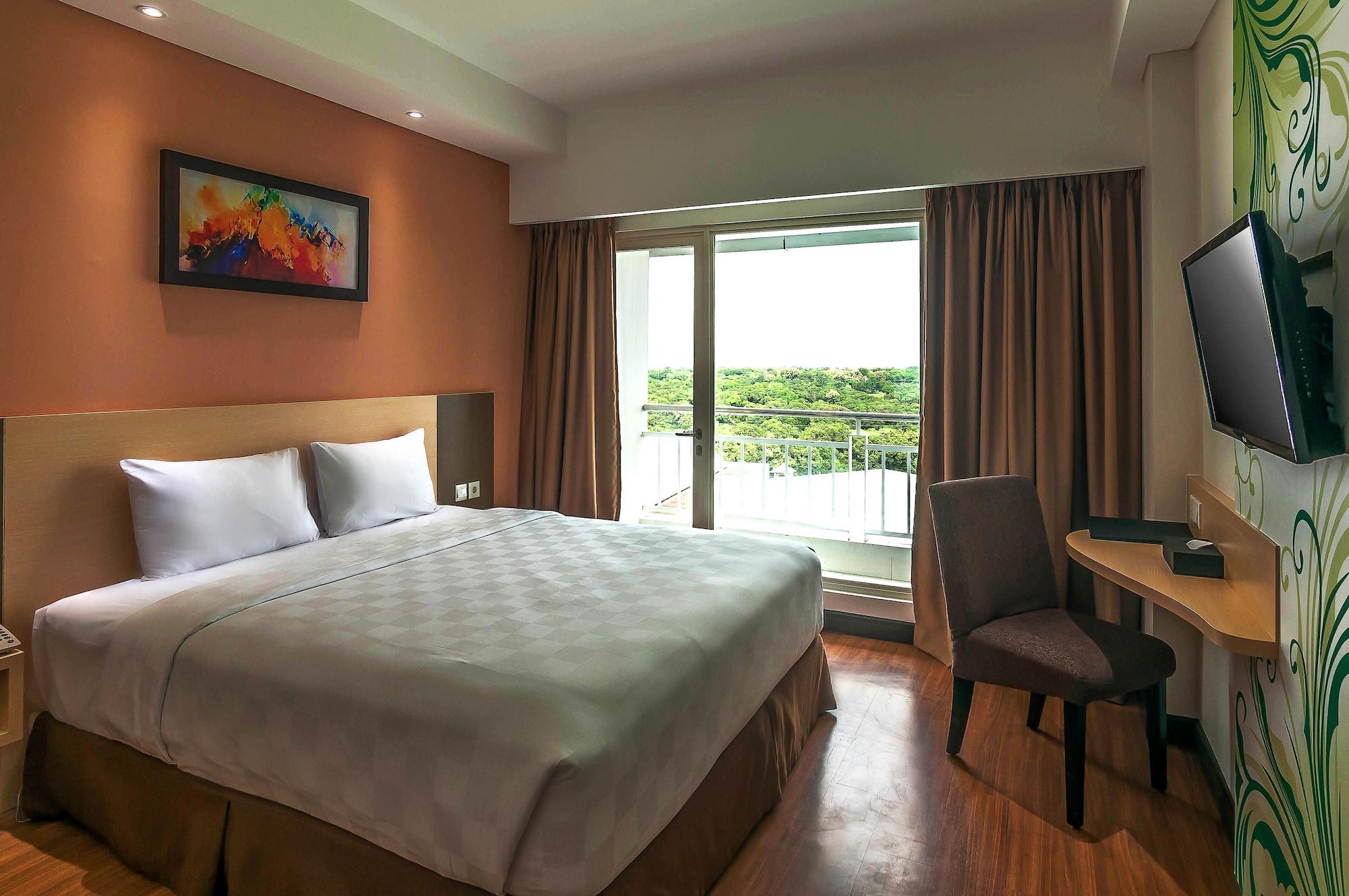Dalton Hotel Makassar Exterior photo